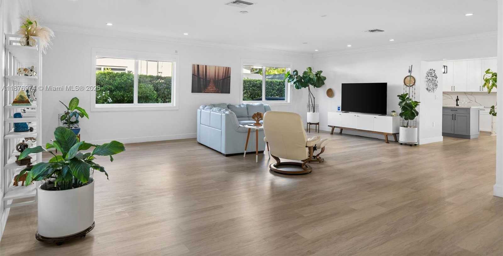 Small Image of 2105 ARCH CREEK DR, North Miami Number 14