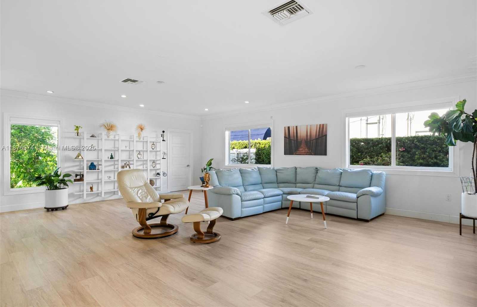 Small Image of 2105 ARCH CREEK DR, North Miami Number 15