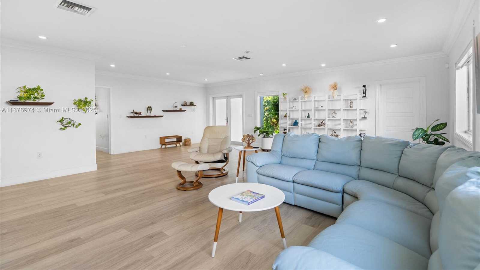 Small Image of 2105 ARCH CREEK DR, North Miami Number 17