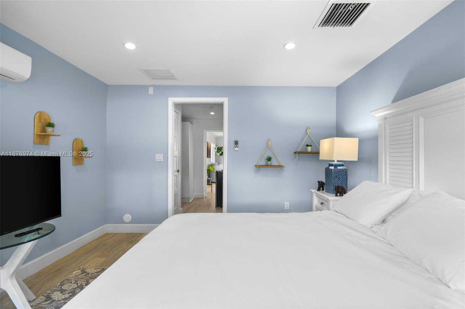 Small Image of 2105 ARCH CREEK DR, North Miami Number 18