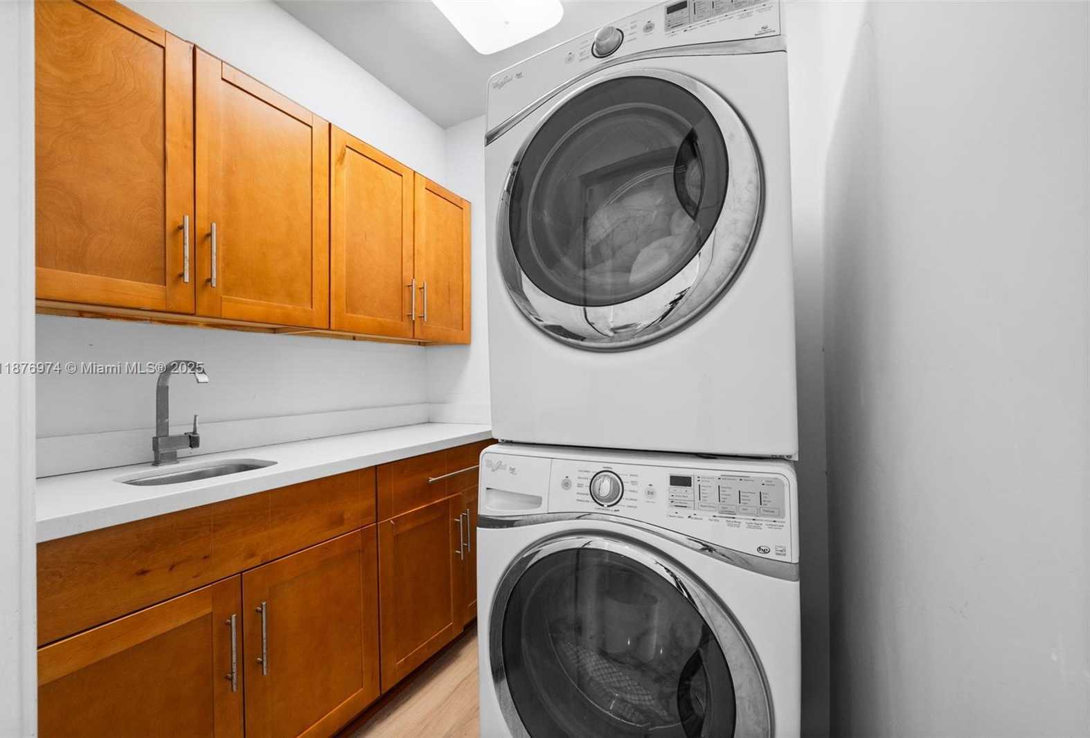 Small Image of 2105 ARCH CREEK DR, North Miami Number 25
