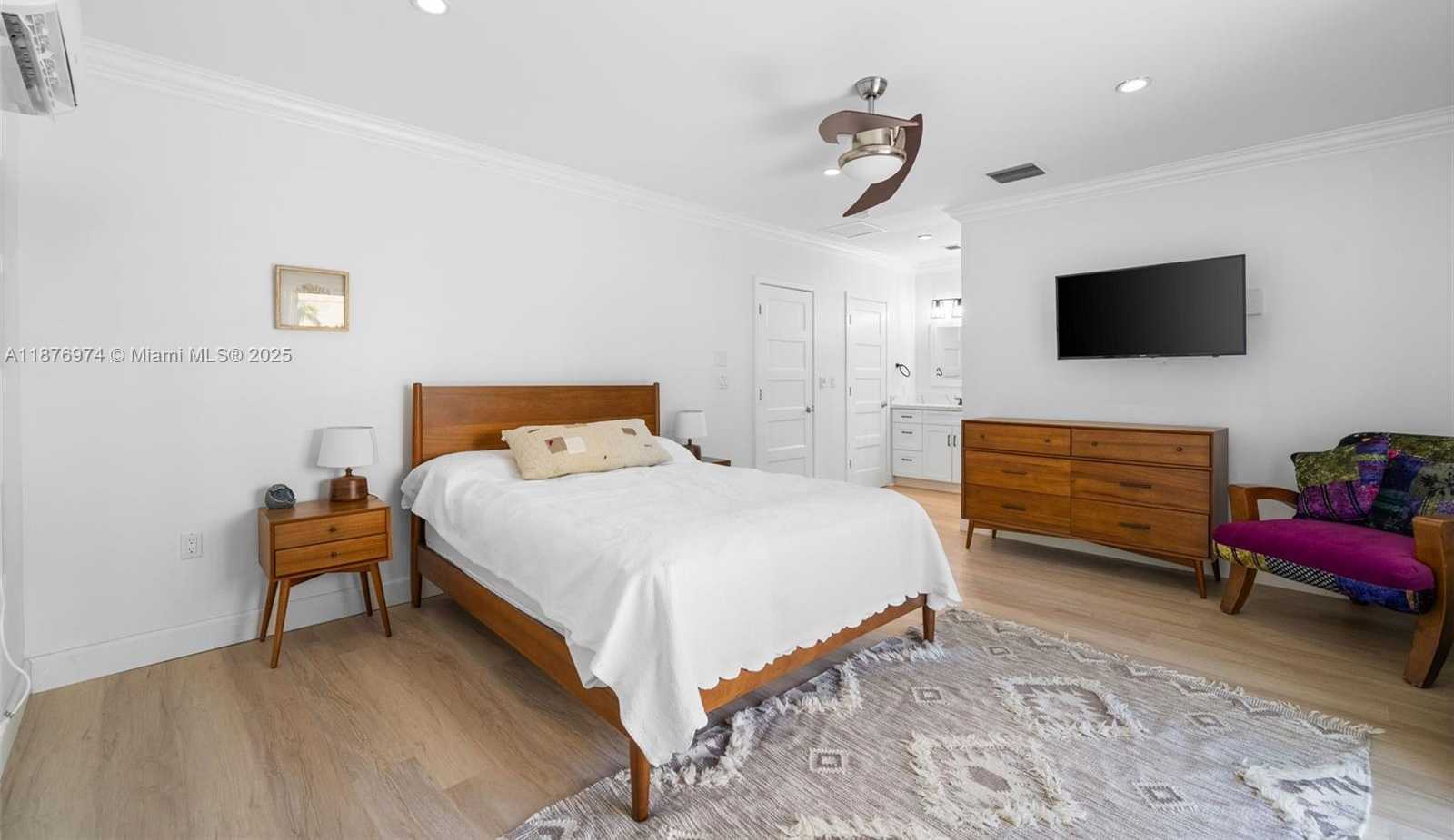 Small Image of 2105 ARCH CREEK DR, North Miami Number 26