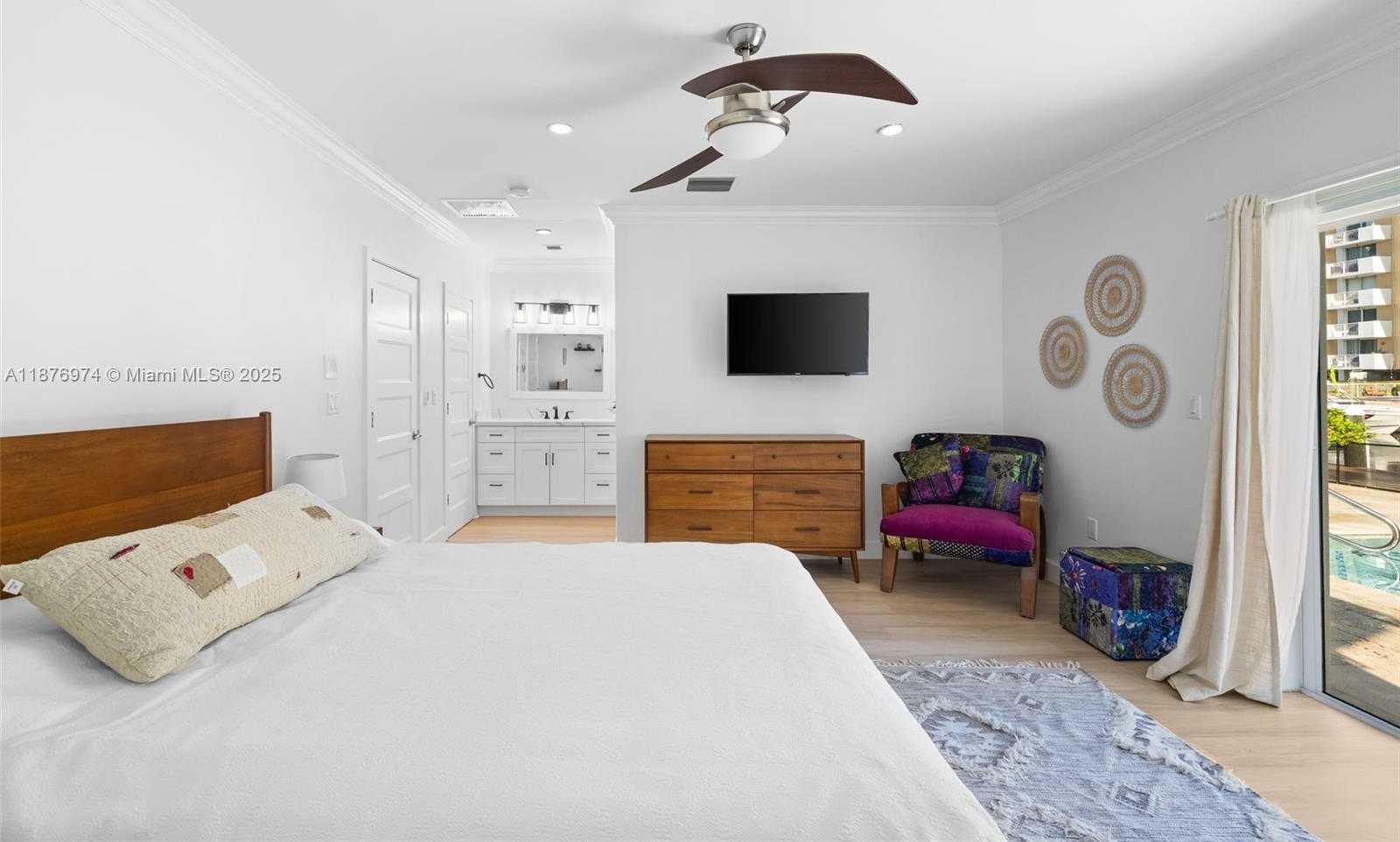 Small Image of 2105 ARCH CREEK DR, North Miami Number 27