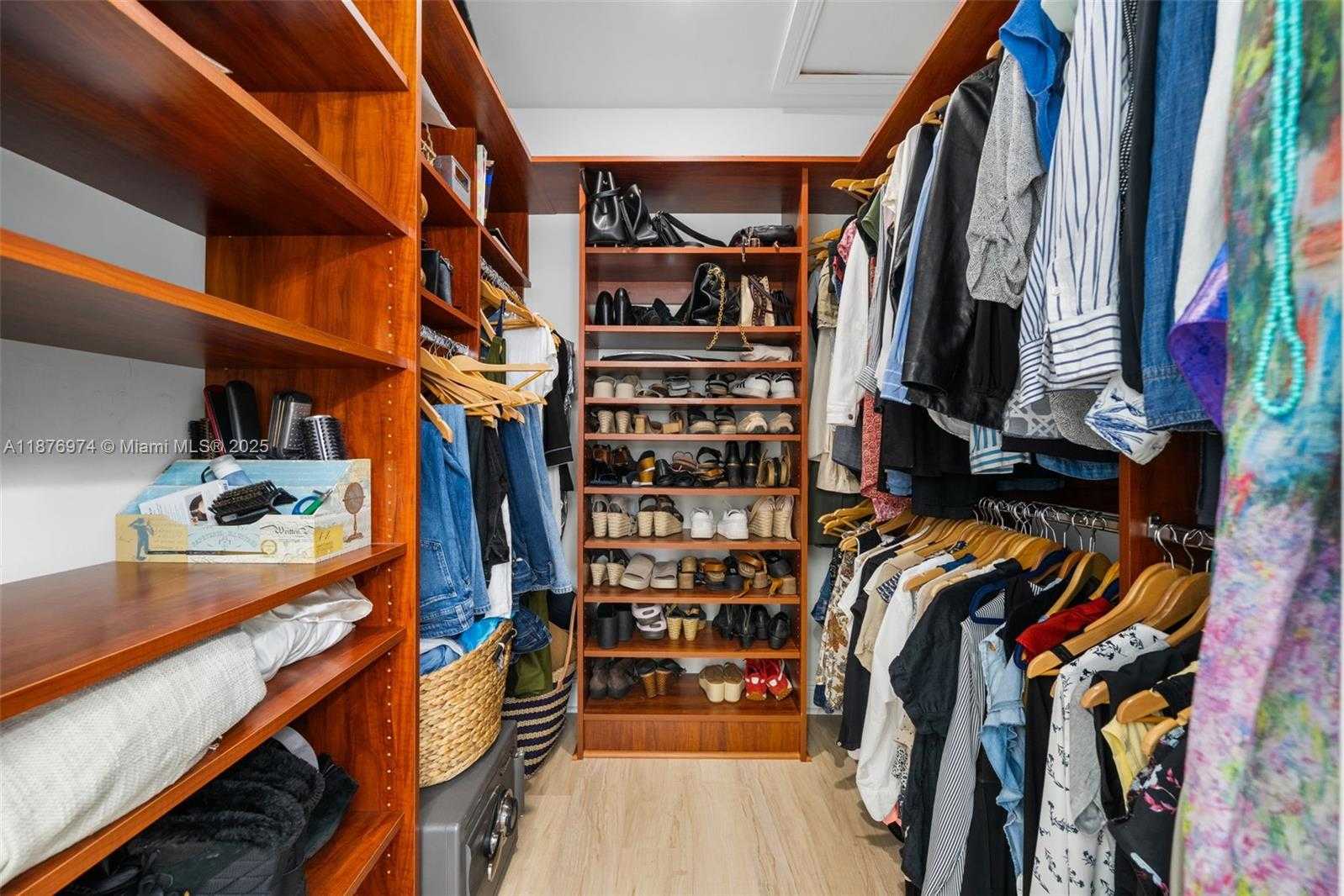 Small Image of 2105 ARCH CREEK DR, North Miami Number 30