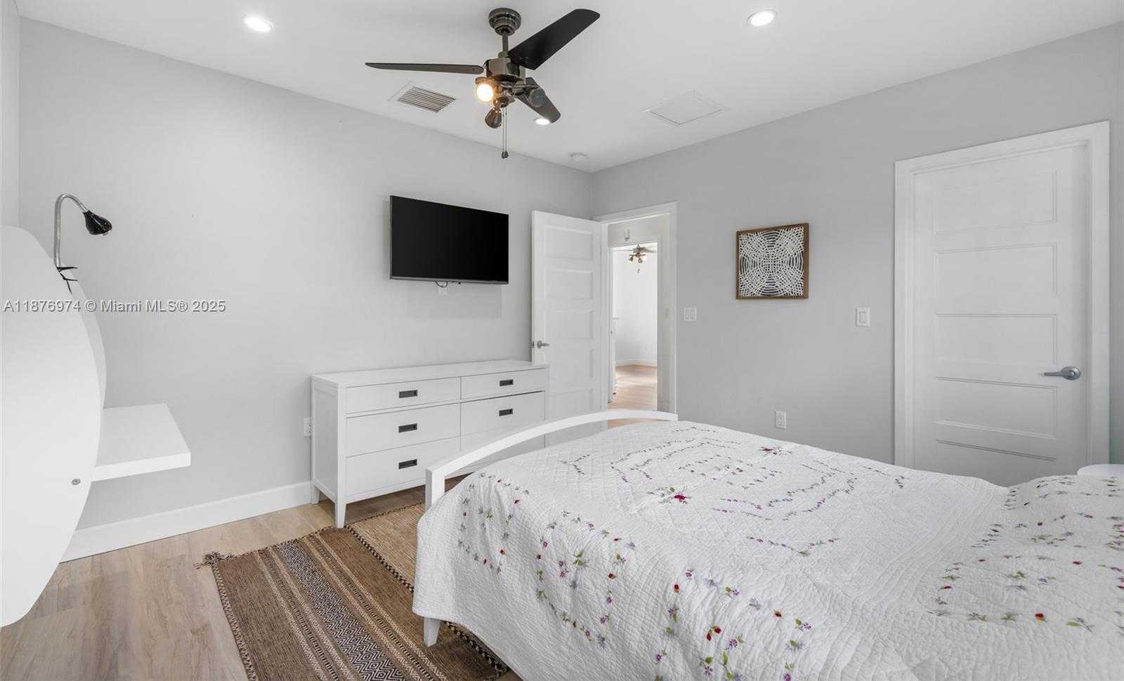 Small Image of 2105 ARCH CREEK DR, North Miami Number 32
