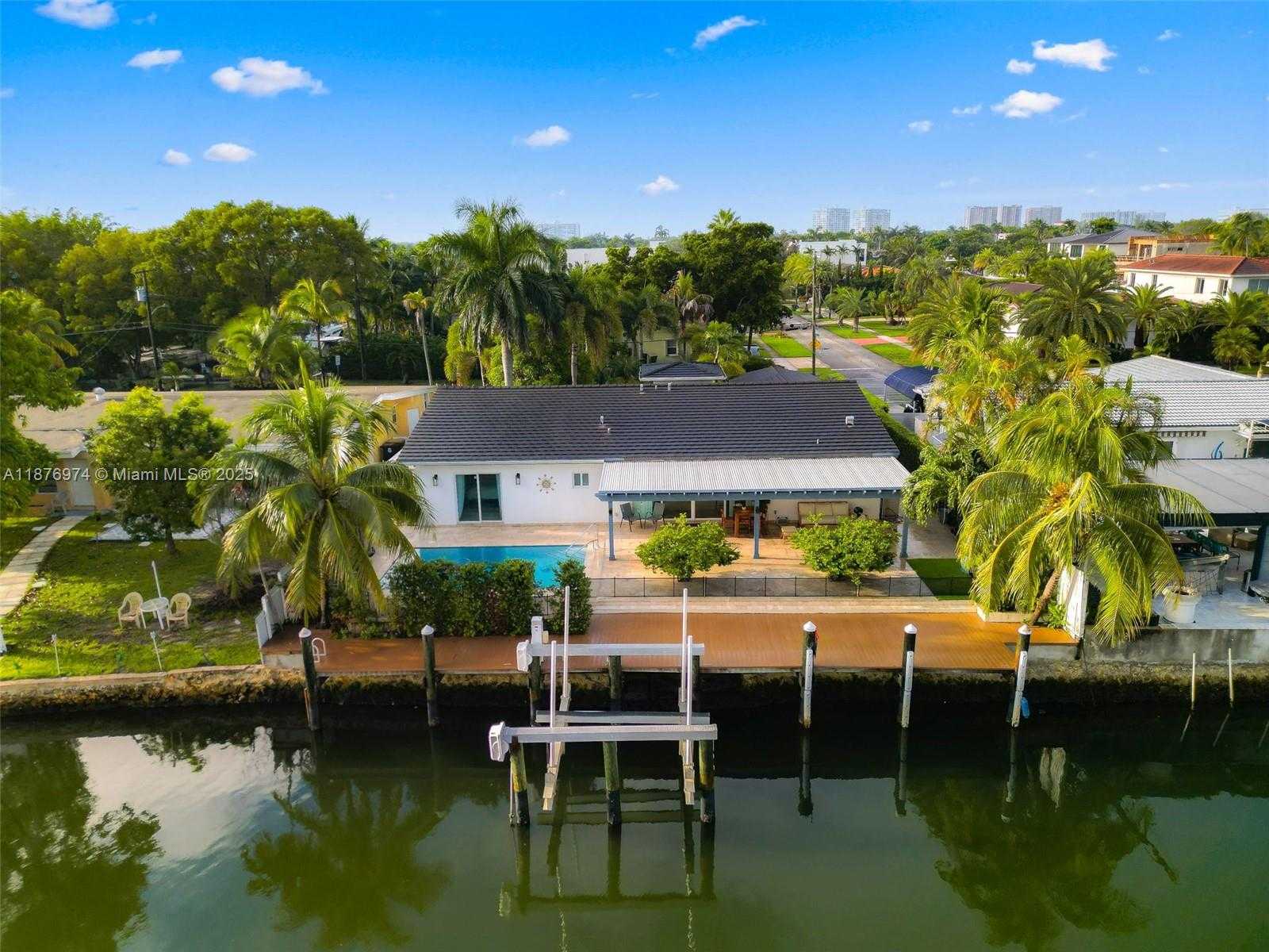 Small Image of 2105 ARCH CREEK DR, North Miami Number 38