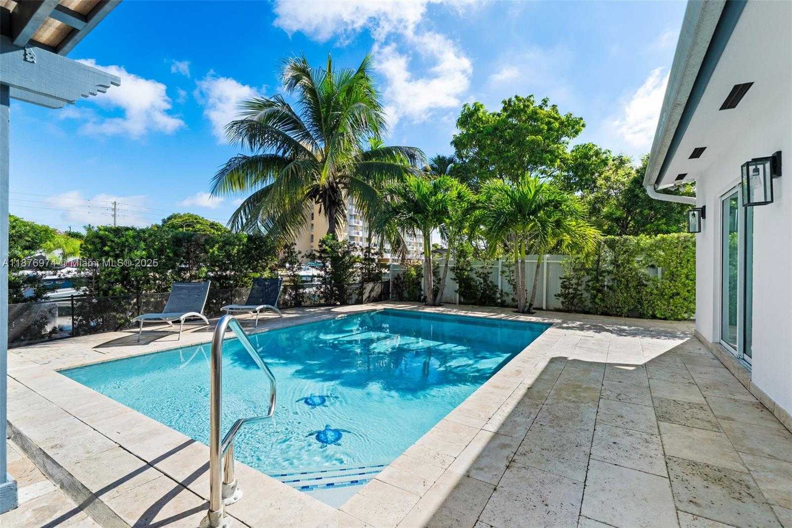 Small Image of 2105 ARCH CREEK DR, North Miami Number 4