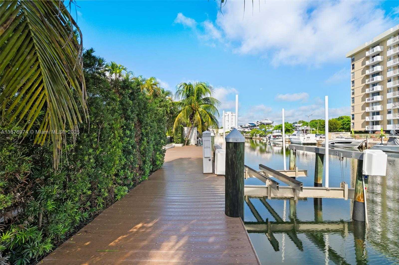 Small Image of 2105 ARCH CREEK DR, North Miami Number 40