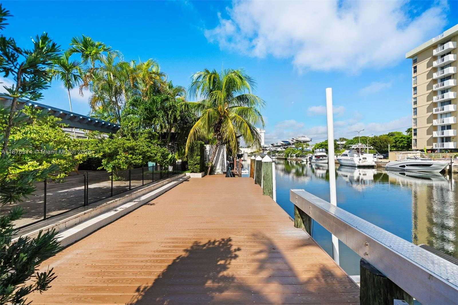 Small Image of 2105 ARCH CREEK DR, North Miami Number 41