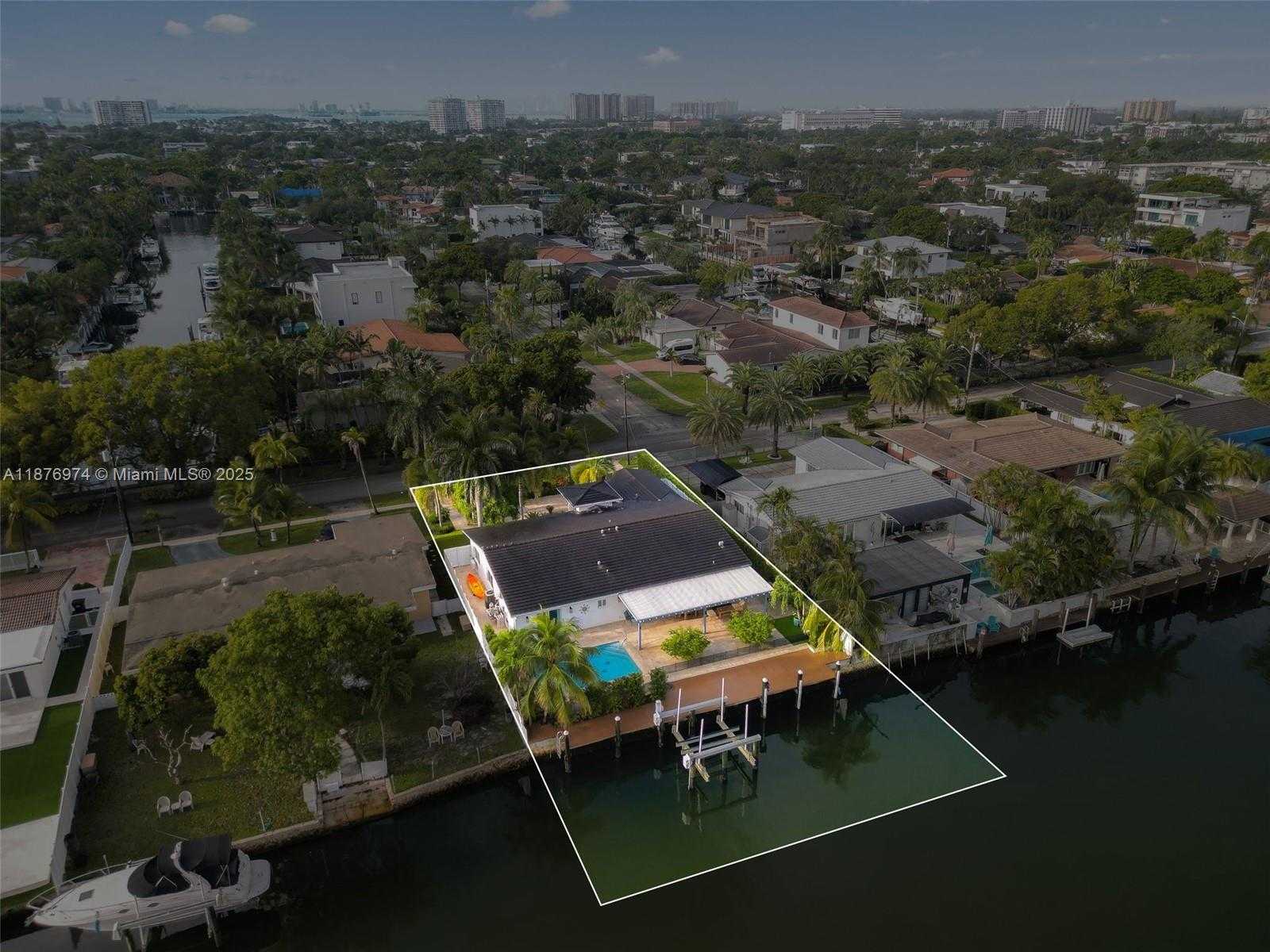 Small Image of 2105 ARCH CREEK DR, North Miami Number 47