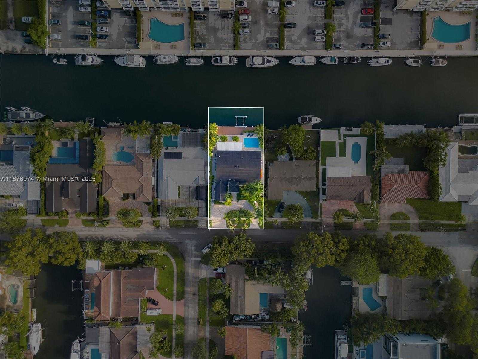 Small Image of 2105 ARCH CREEK DR, North Miami Number 49