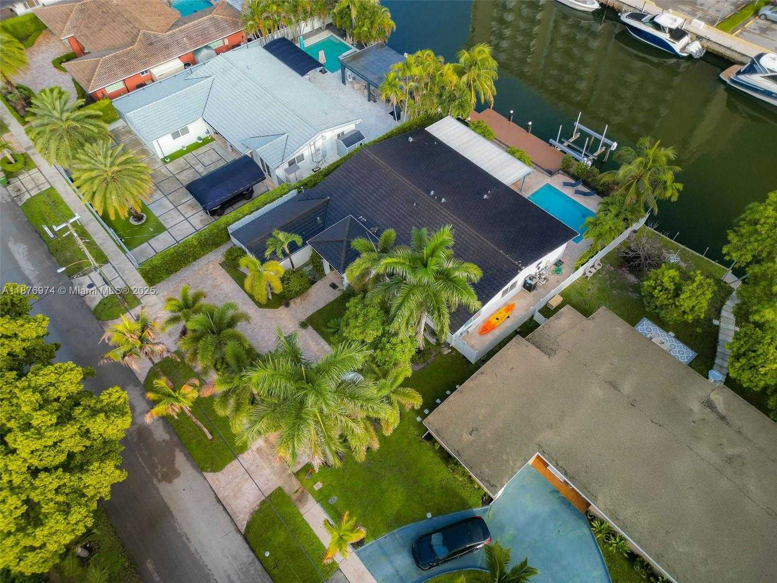Small Image of 2105 ARCH CREEK DR, North Miami Number 52