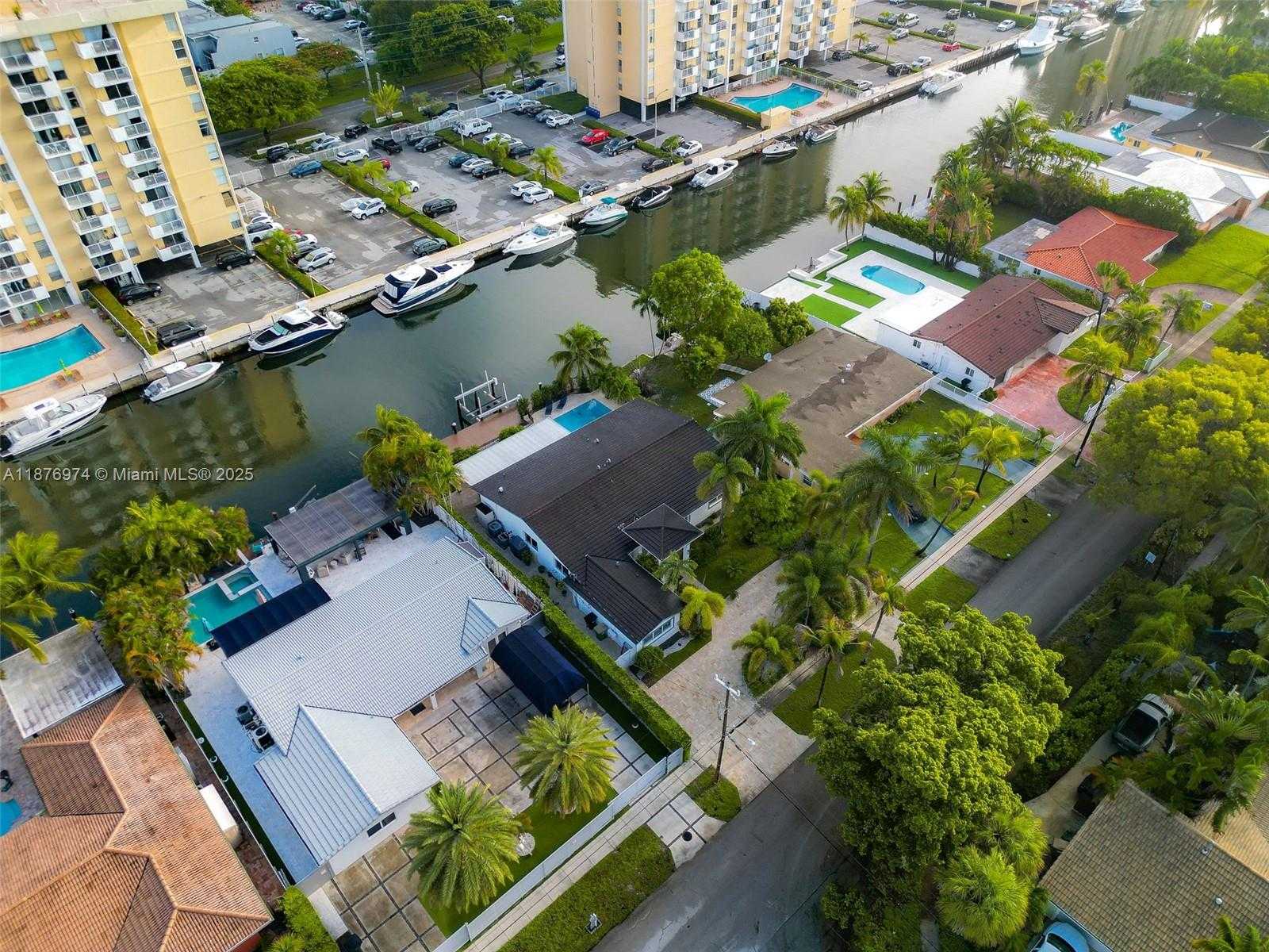 Small Image of 2105 ARCH CREEK DR, North Miami Number 54