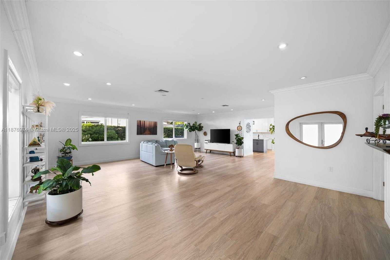 Small Image of 2105 ARCH CREEK DR, North Miami Number 8