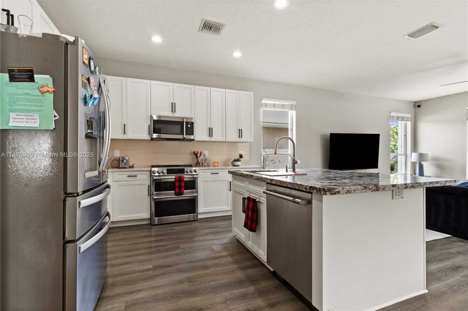 Small Image of 4166 WELLINGTON SHORES DR, Wellington Number 25