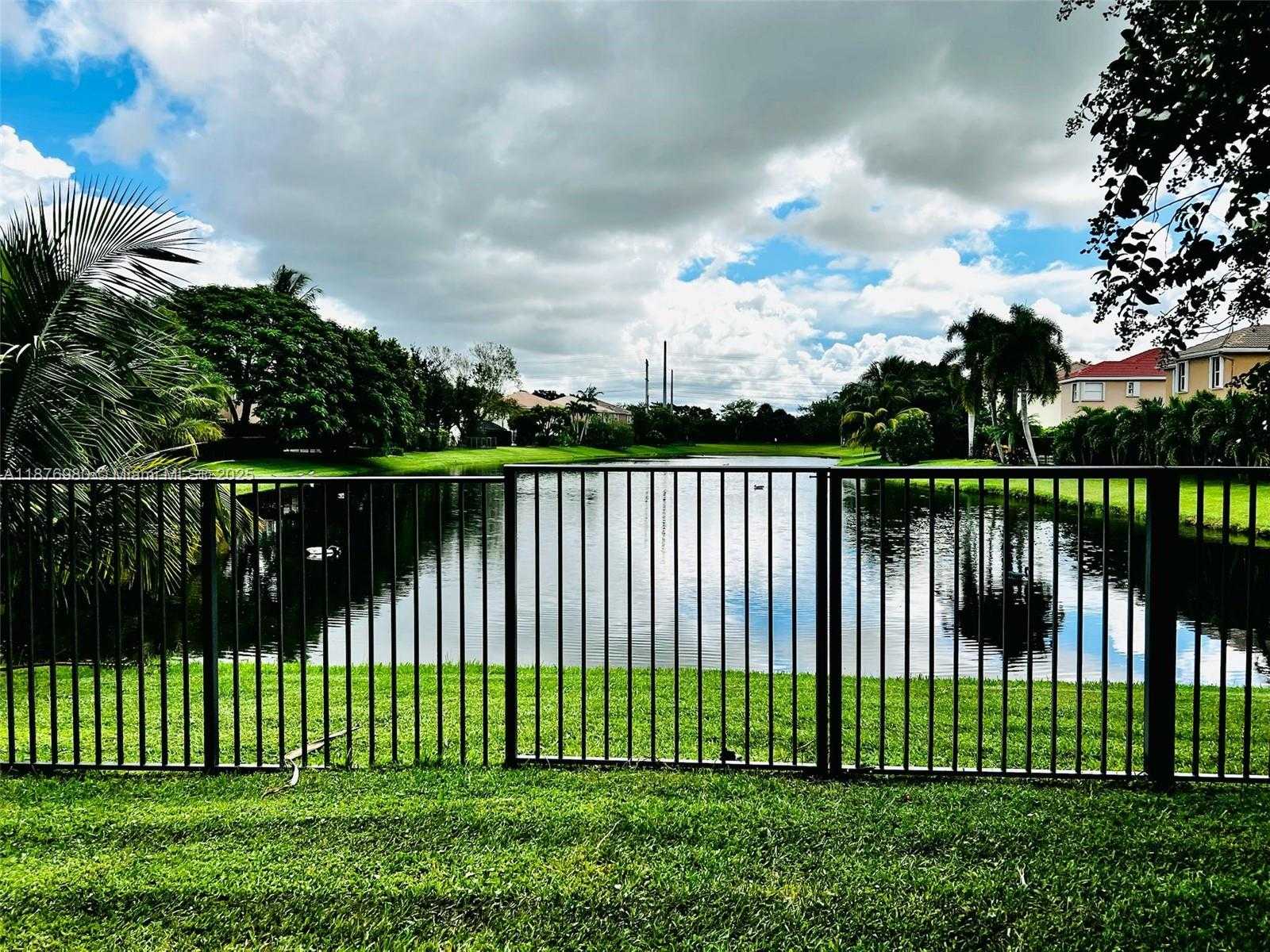 Small Image of 4166 WELLINGTON SHORES DR, Wellington Number 28