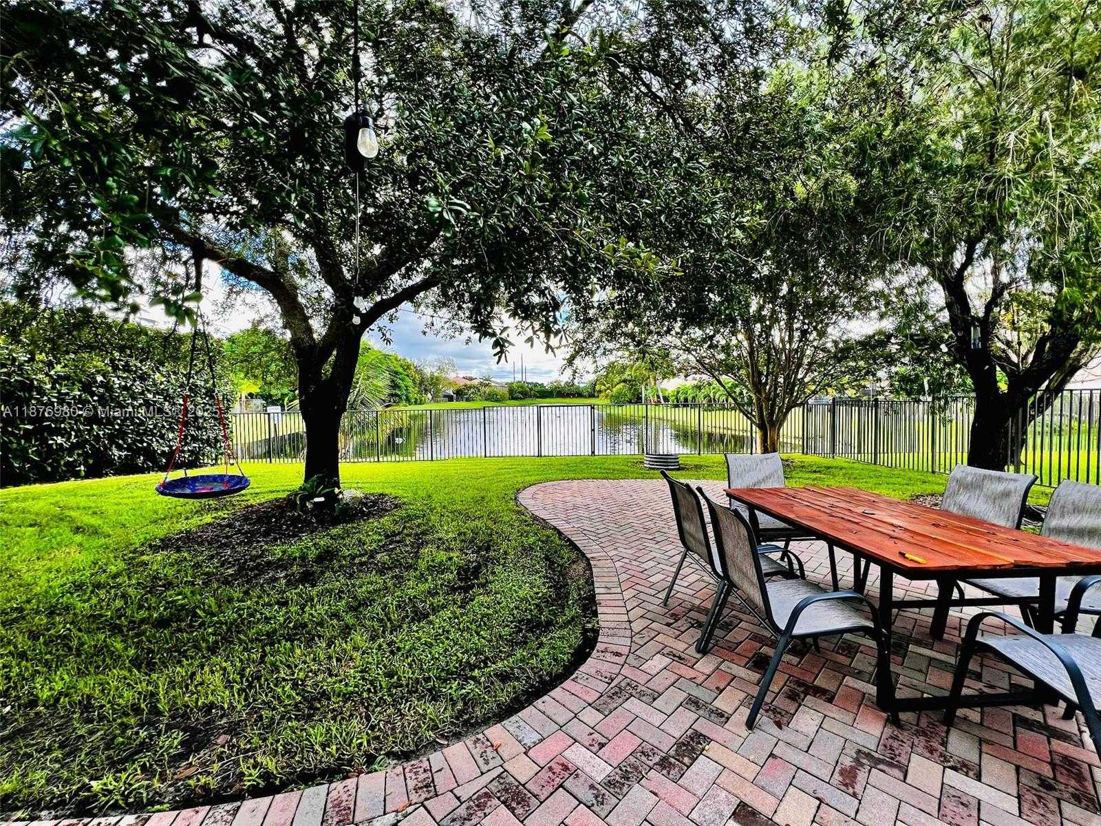 Small Image of 4166 WELLINGTON SHORES DR, Wellington Number 29