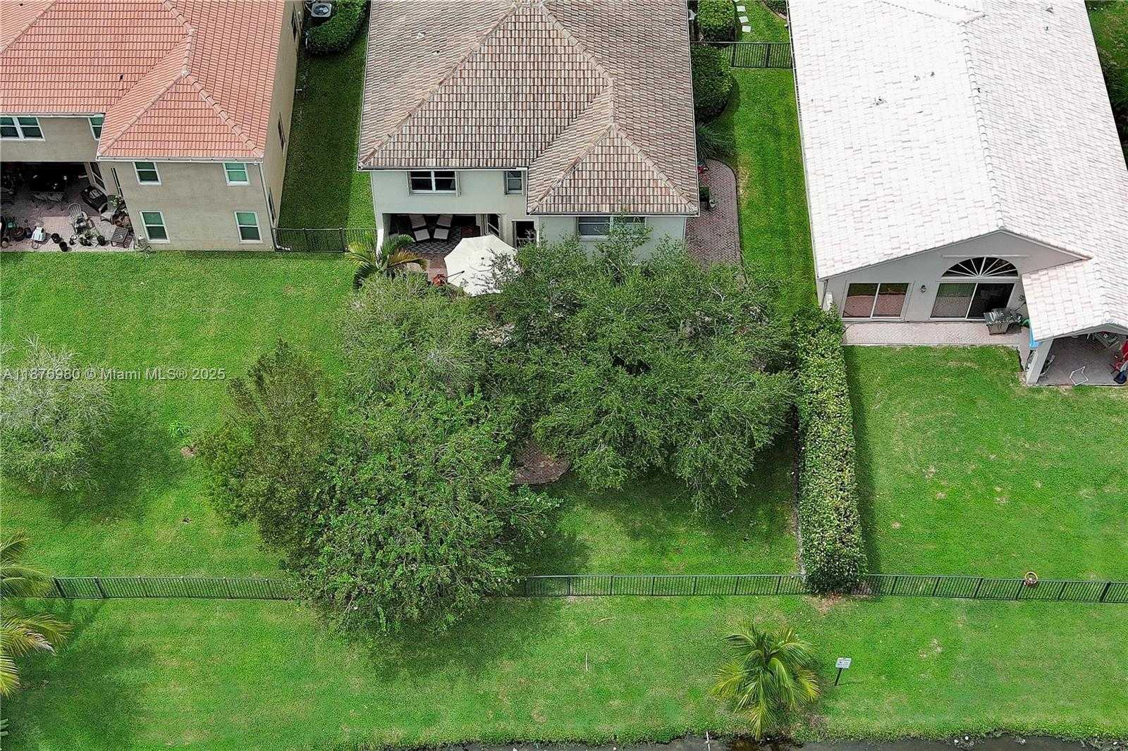 Small Image of 4166 WELLINGTON SHORES DR, Wellington Number 31