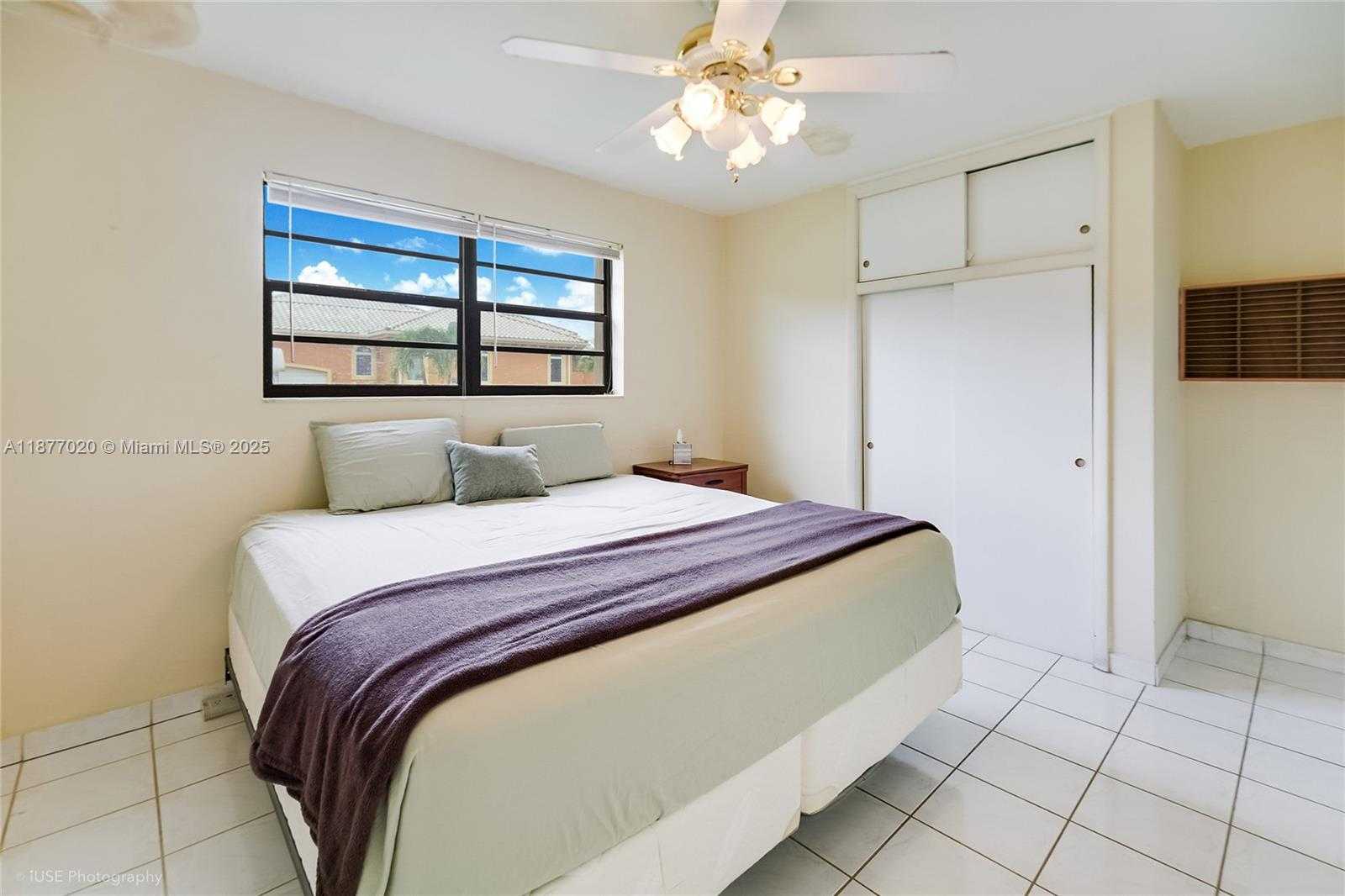 Small Image of 1005 WEST 36TH PL, Hialeah Number 12