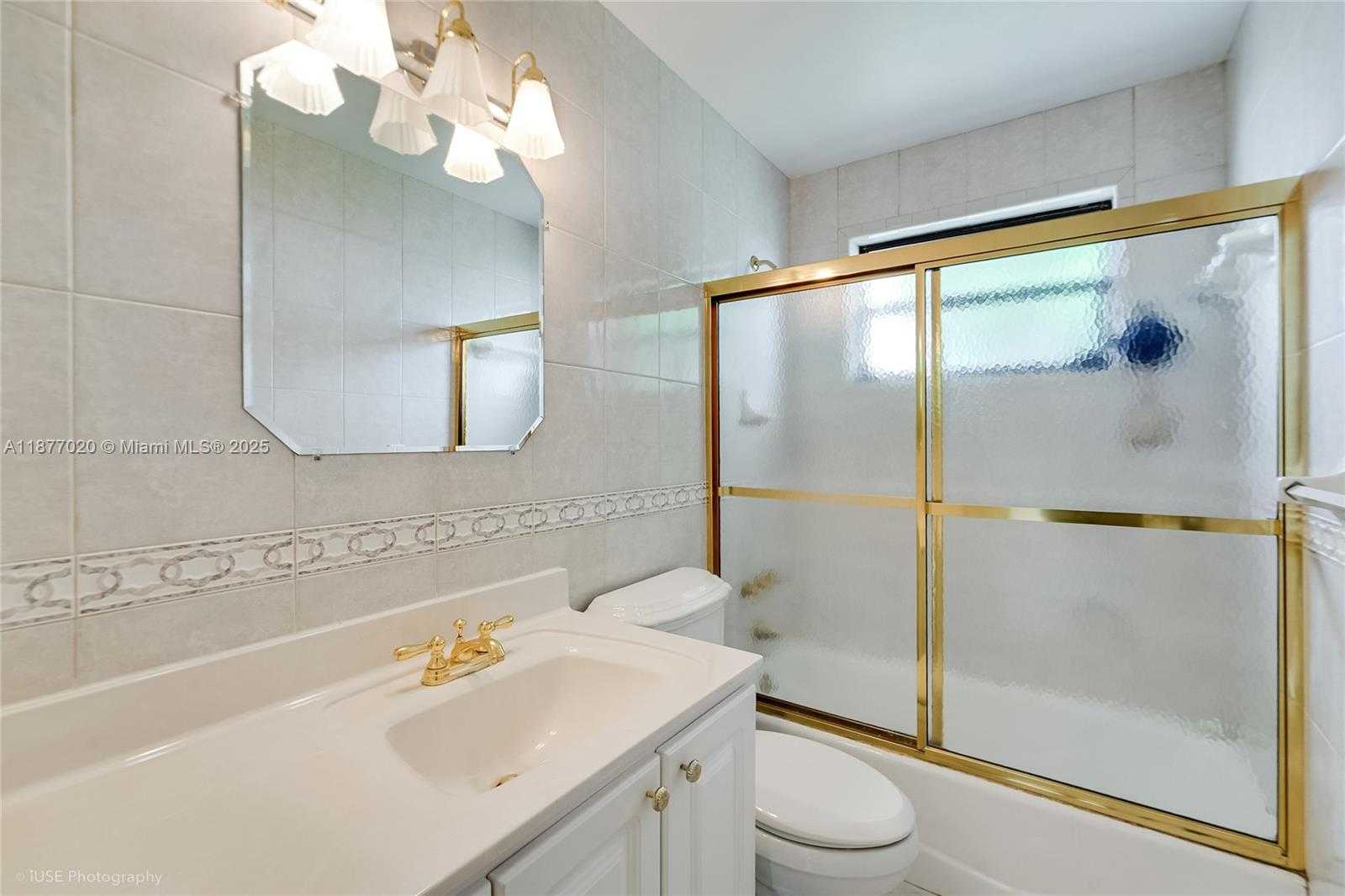 Small Image of 1005 WEST 36TH PL, Hialeah Number 15