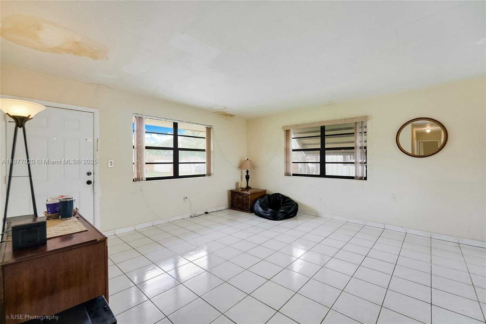Small Image of 1005 WEST 36TH PL, Hialeah Number 4