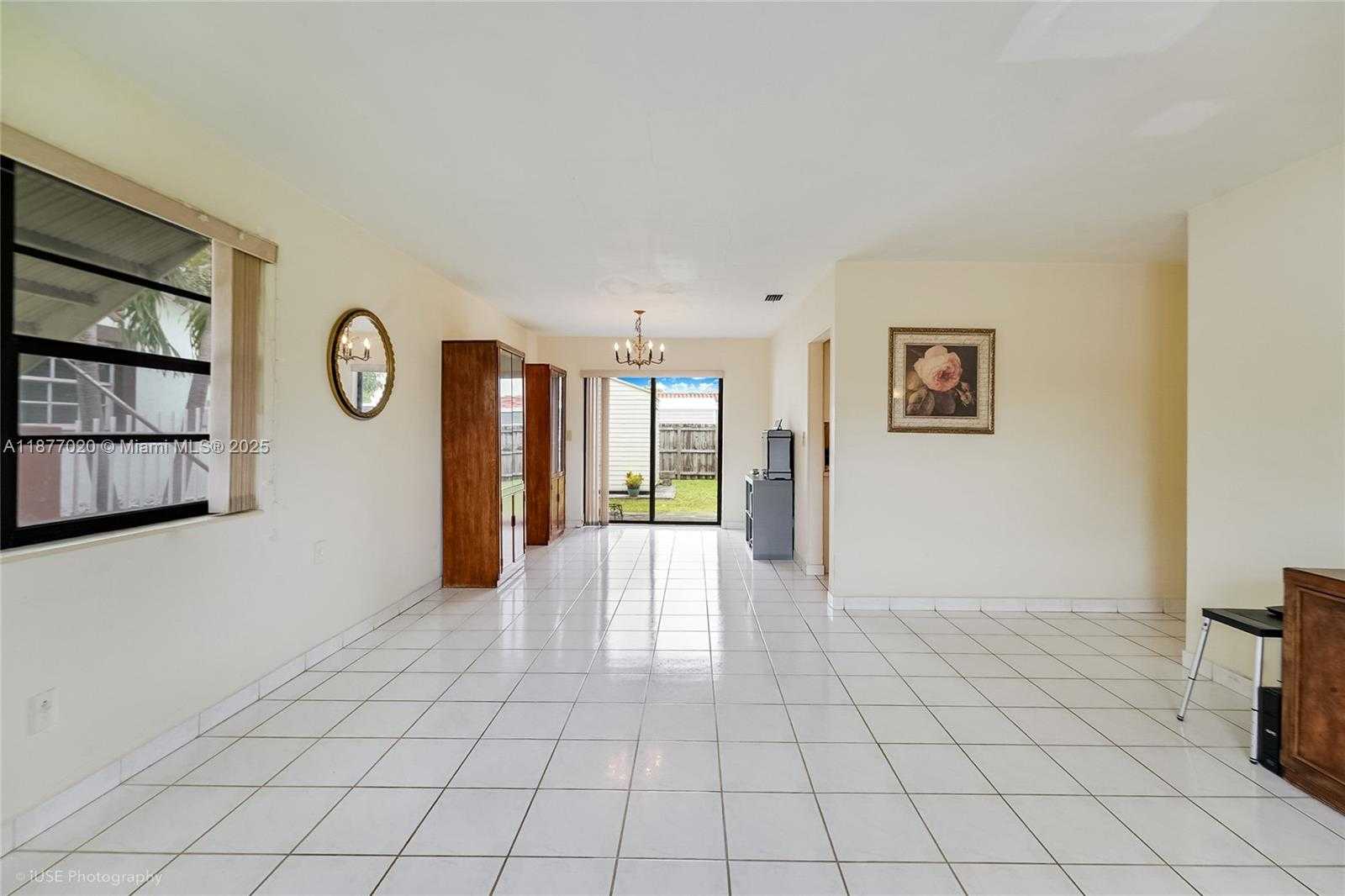 Small Image of 1005 WEST 36TH PL, Hialeah Number 5