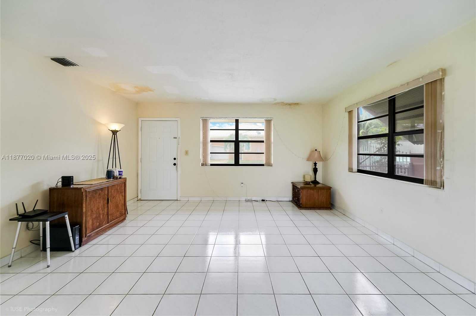 Small Image of 1005 WEST 36TH PL, Hialeah Number 6