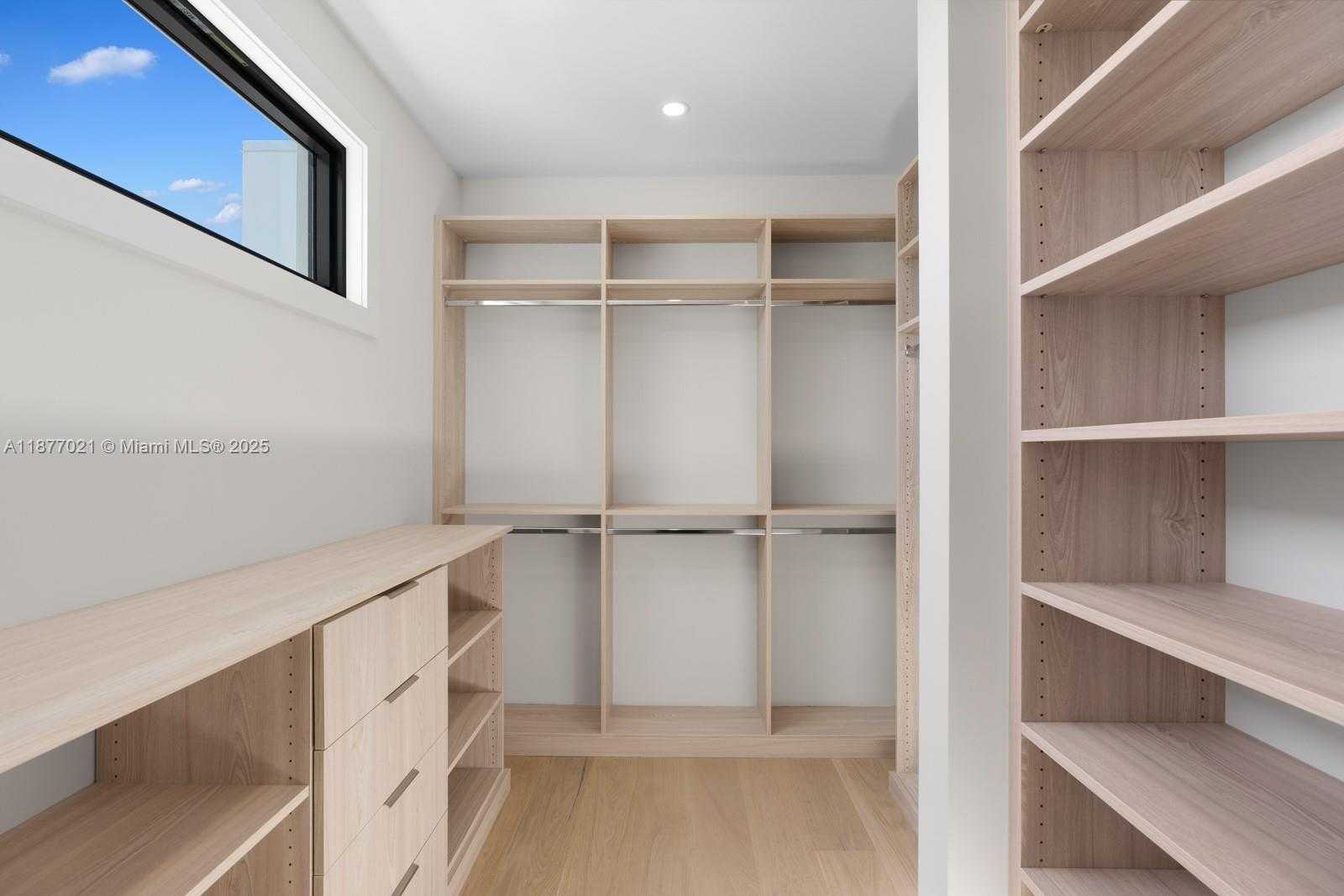 Small Image of 1351 STILLWATER DR, Miami Beach Number 16
