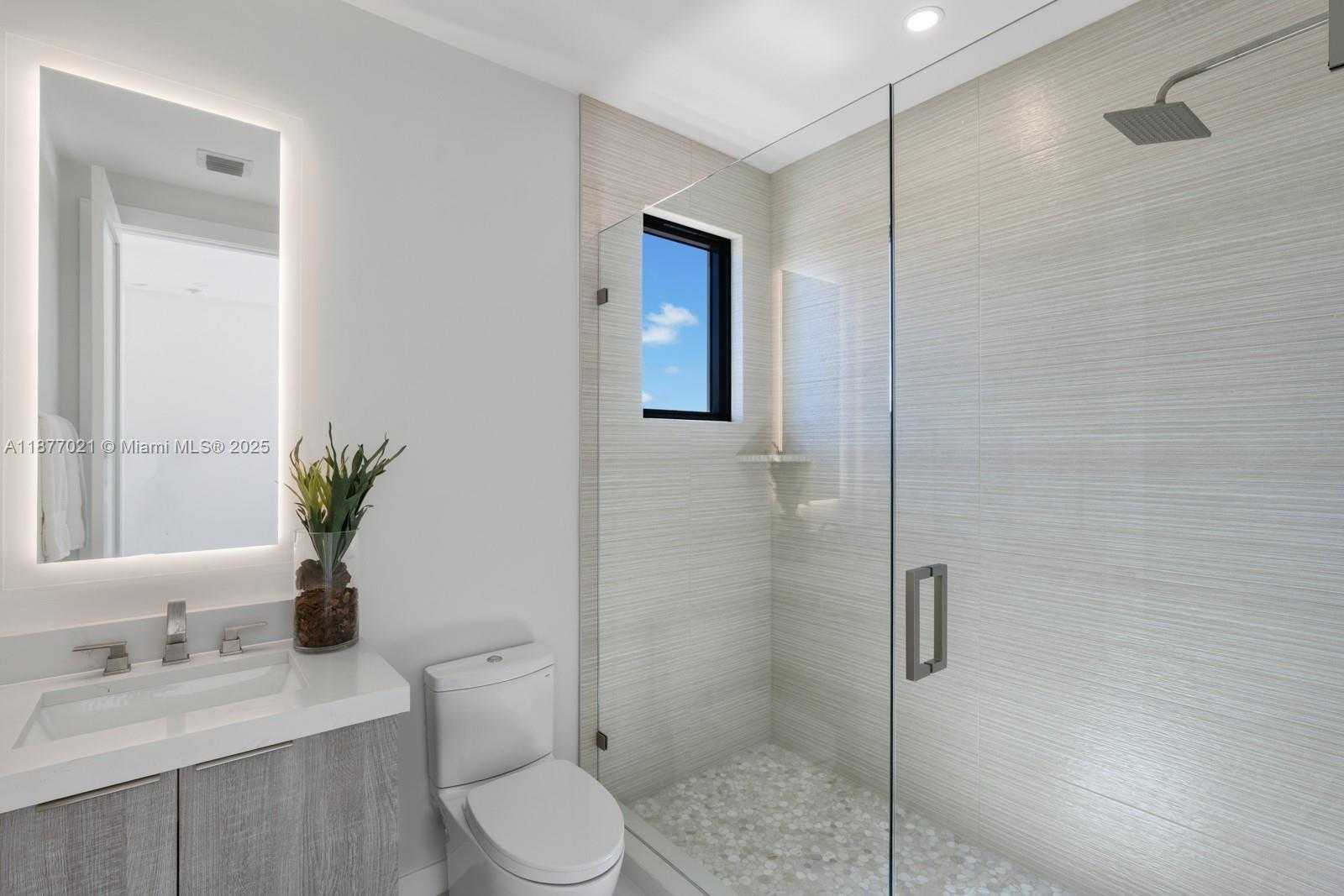Small Image of 1351 STILLWATER DR, Miami Beach Number 18