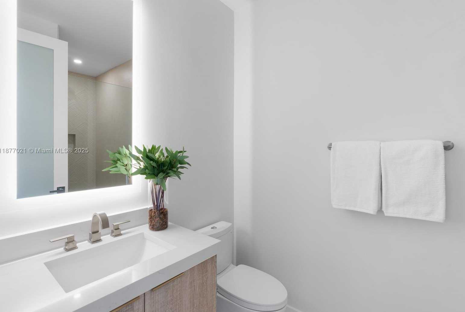 Small Image of 1351 STILLWATER DR, Miami Beach Number 20