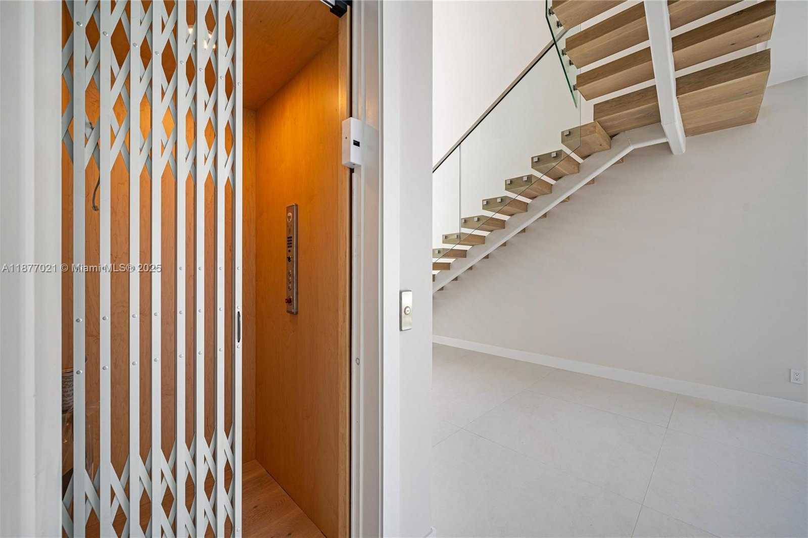 Small Image of 1351 STILLWATER DR, Miami Beach Number 26