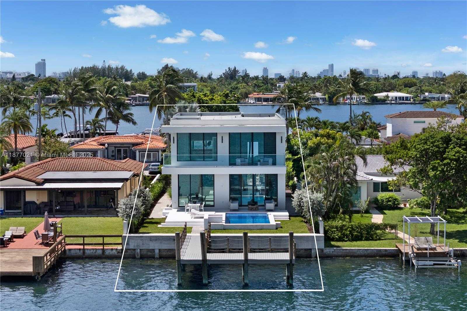 Small Image of 1351 STILLWATER DR, Miami Beach Number 29