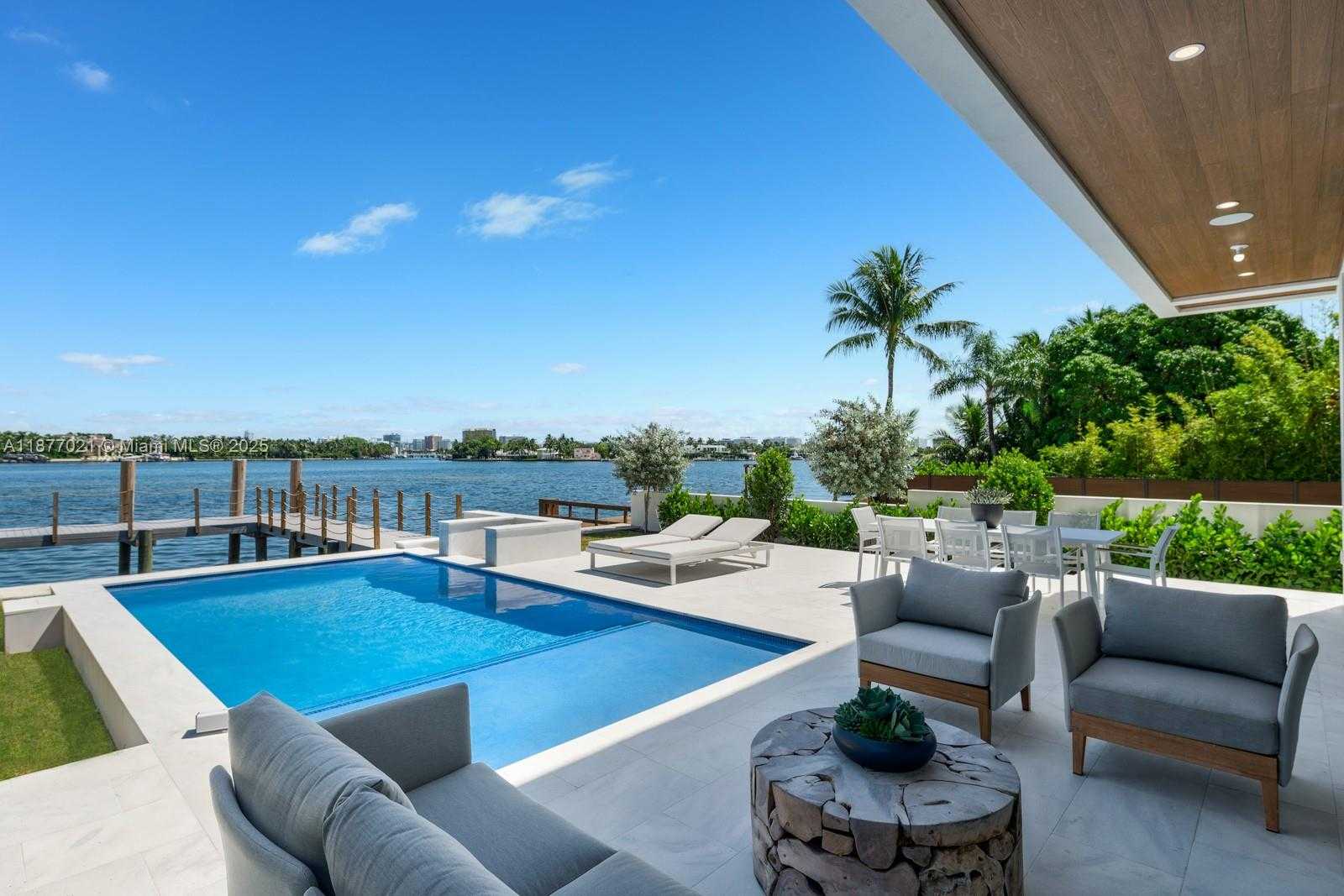 Small Image of 1351 STILLWATER DR, Miami Beach Number 3