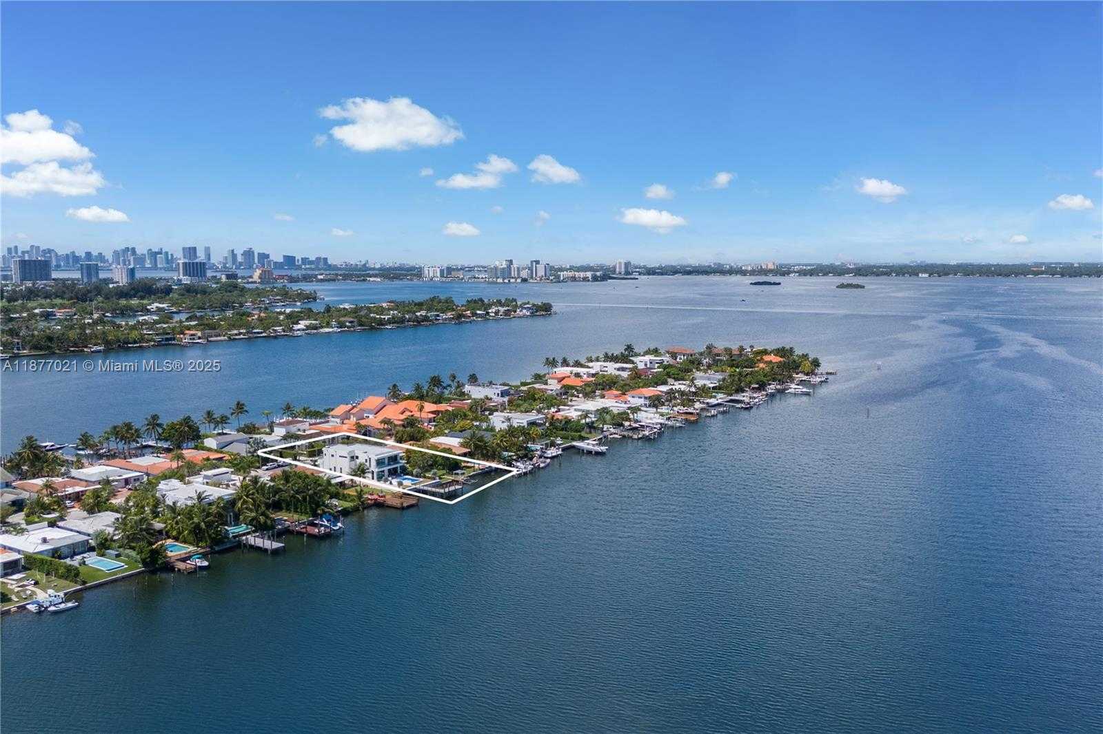 Small Image of 1351 STILLWATER DR, Miami Beach Number 30