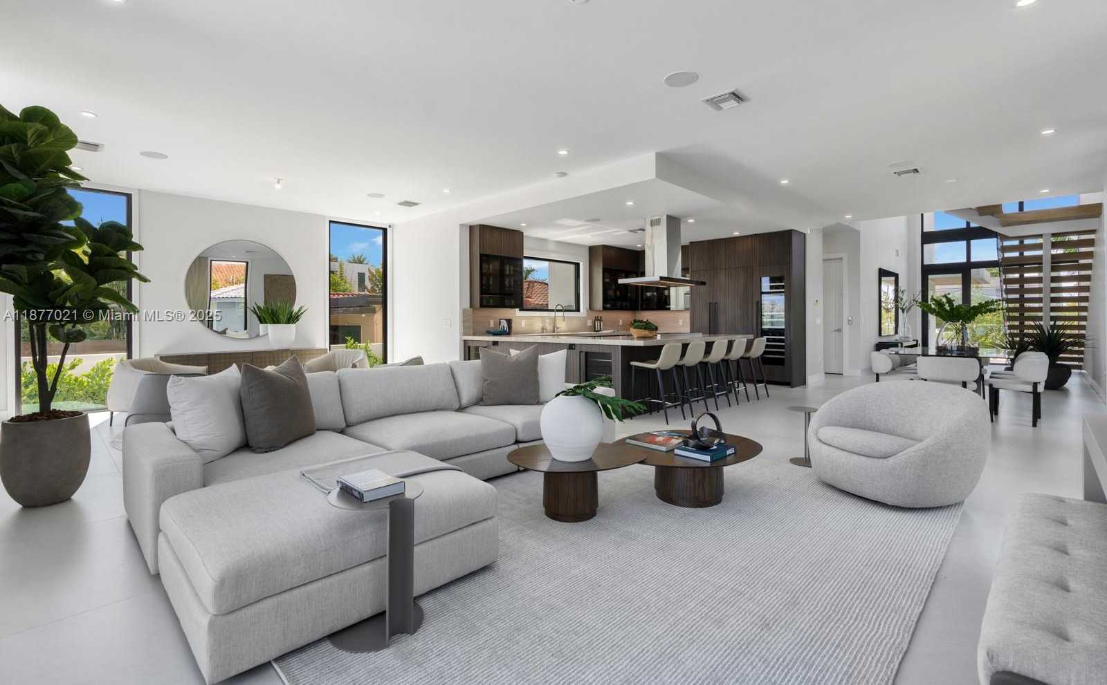 Small Image of 1351 STILLWATER DR, Miami Beach Number 6