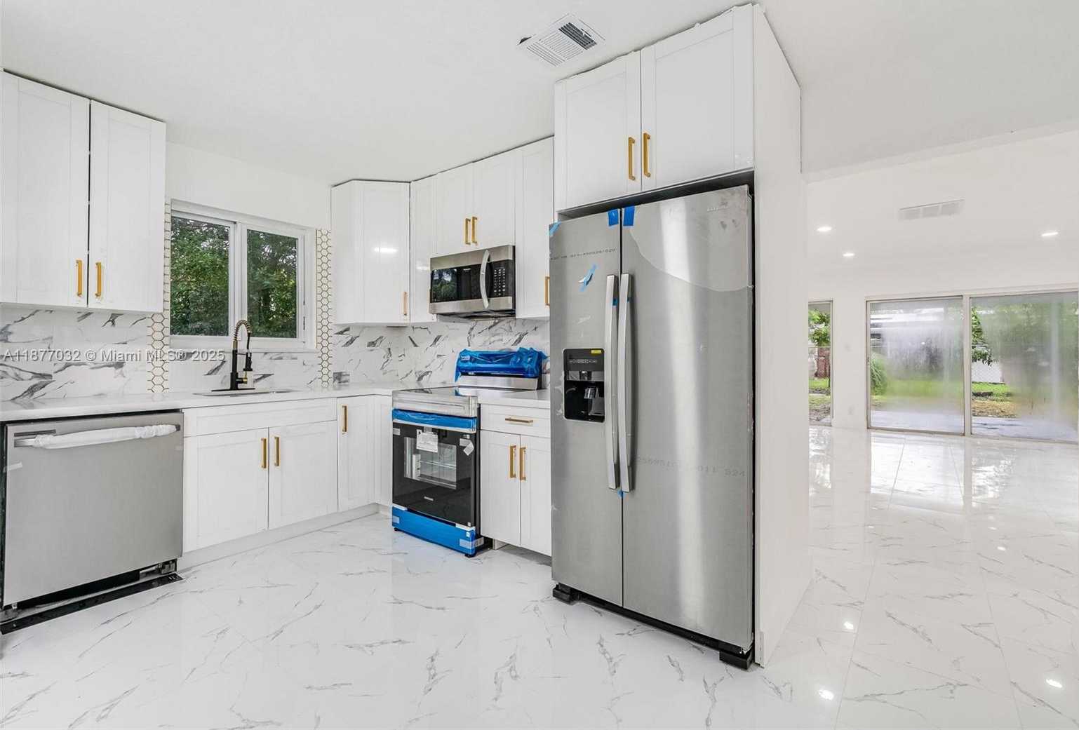 Small Image of 4731 NORTH WEST 12TH ST, Lauderhill Number 2
