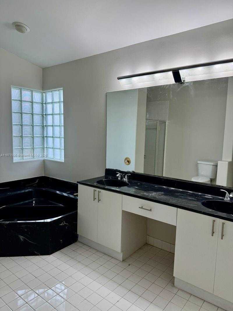 Small Image of 20133 NORTH WEST 9TH CT, Pembroke Pines Number 13
