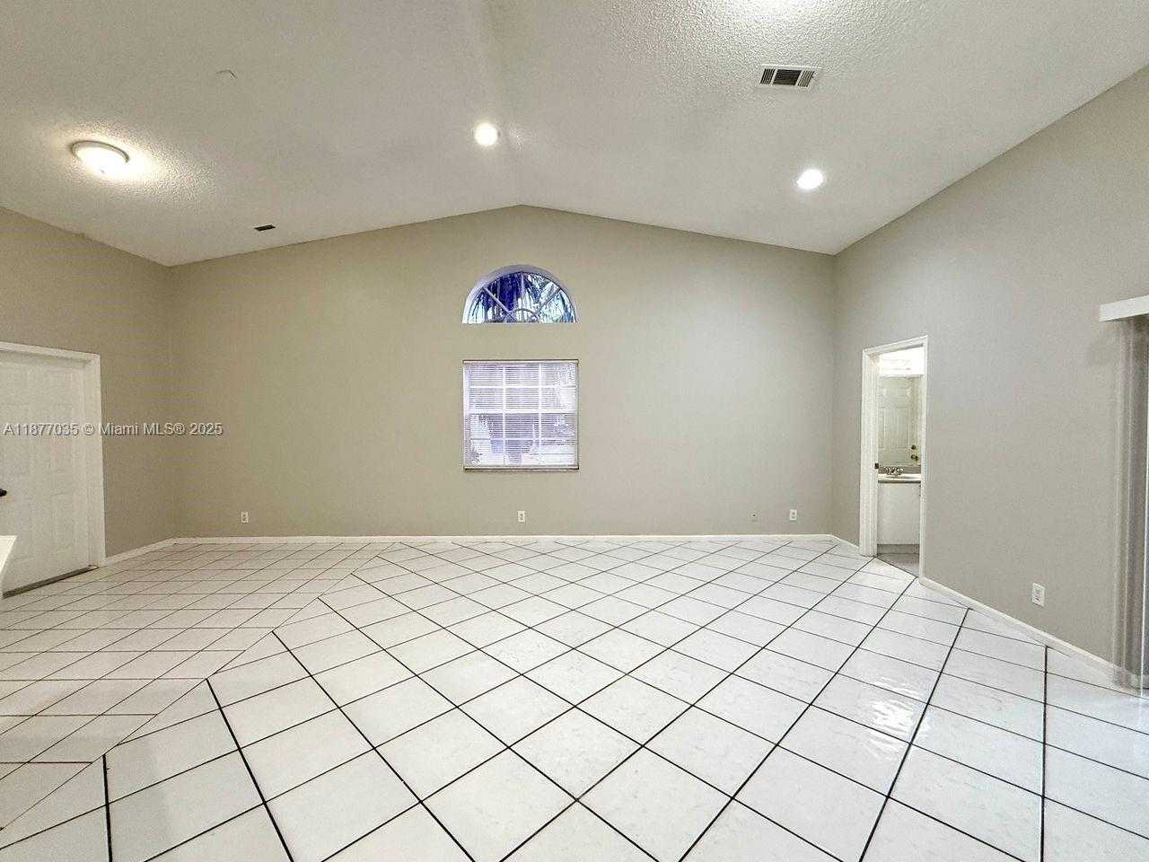 Small Image of 20133 NORTH WEST 9TH CT, Pembroke Pines Number 15