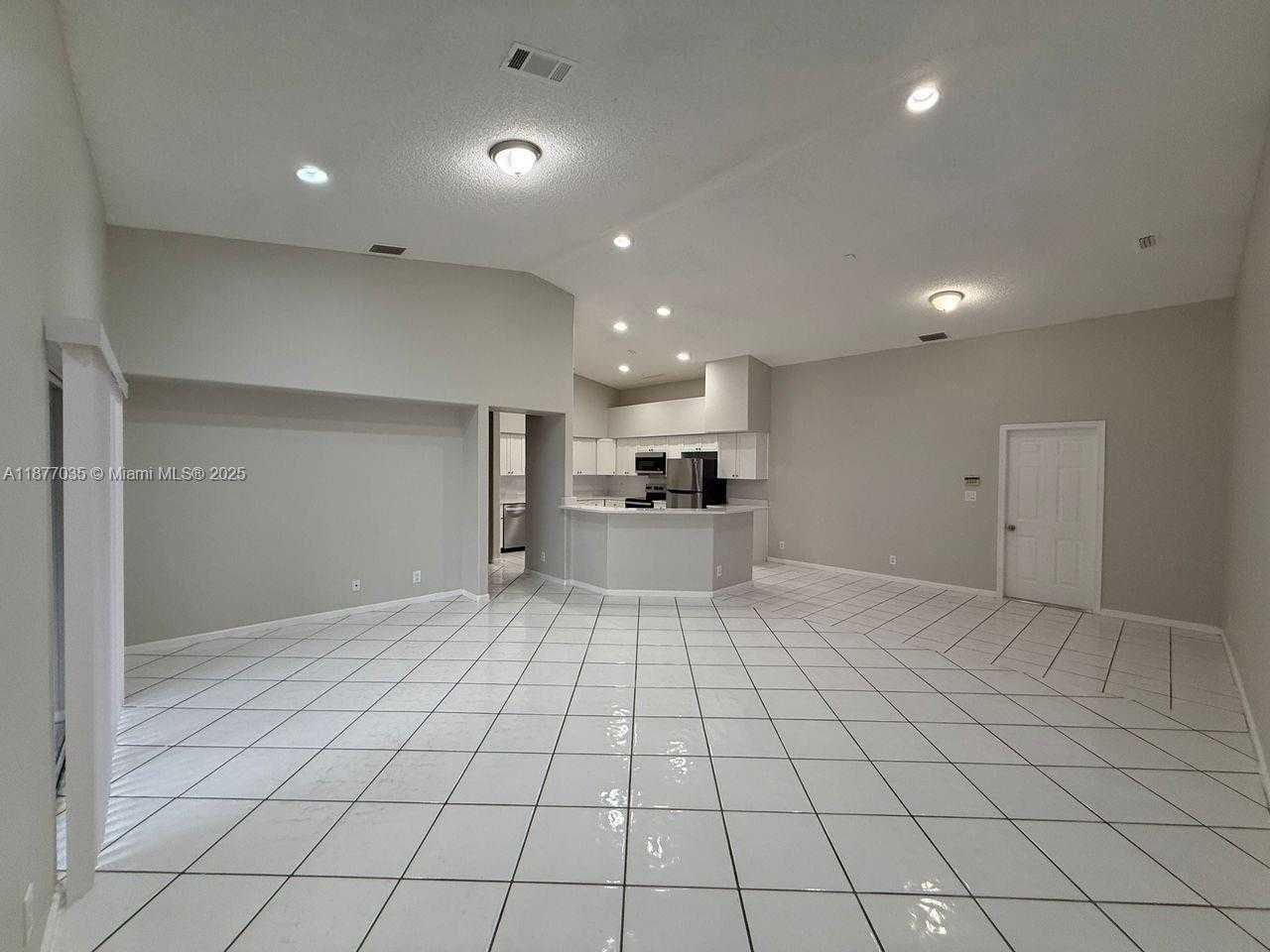 Small Image of 20133 NORTH WEST 9TH CT, Pembroke Pines Number 16