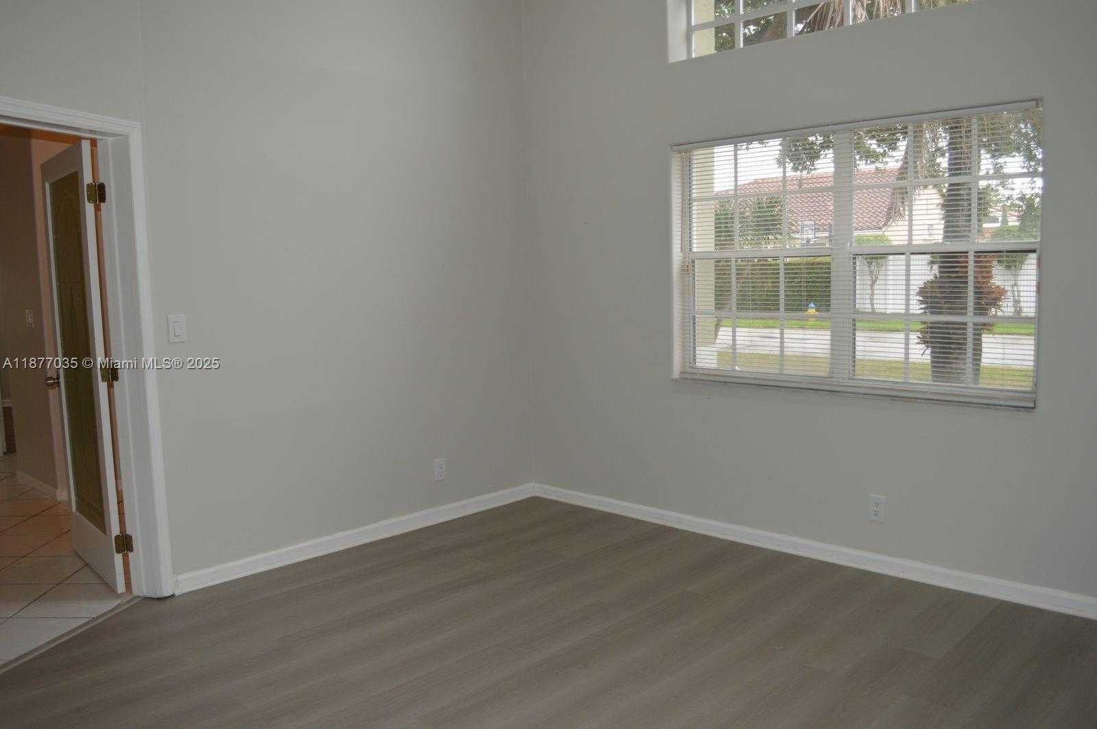 Small Image of 20133 NORTH WEST 9TH CT, Pembroke Pines Number 25