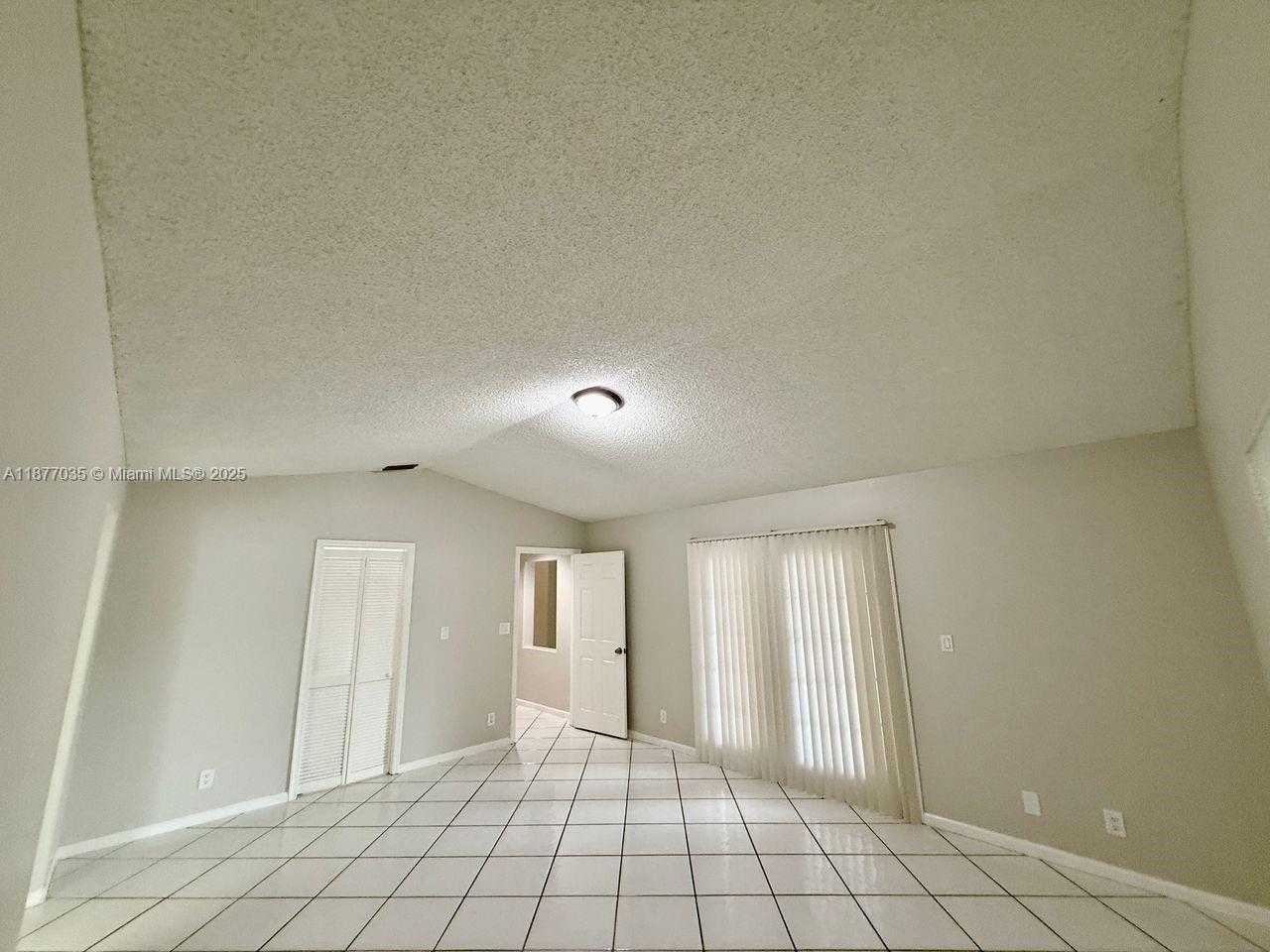 Small Image of 20133 NORTH WEST 9TH CT, Pembroke Pines Number 27