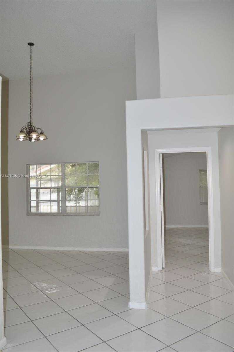 Small Image of 20133 NORTH WEST 9TH CT, Pembroke Pines Number 32