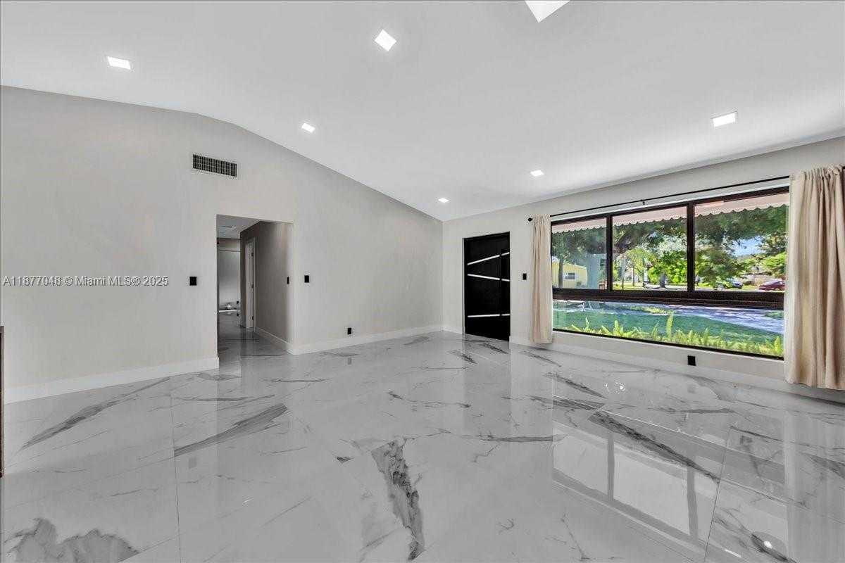 Small Image of 5890 SOUTH WEST 13TH ST, Plantation Number 7