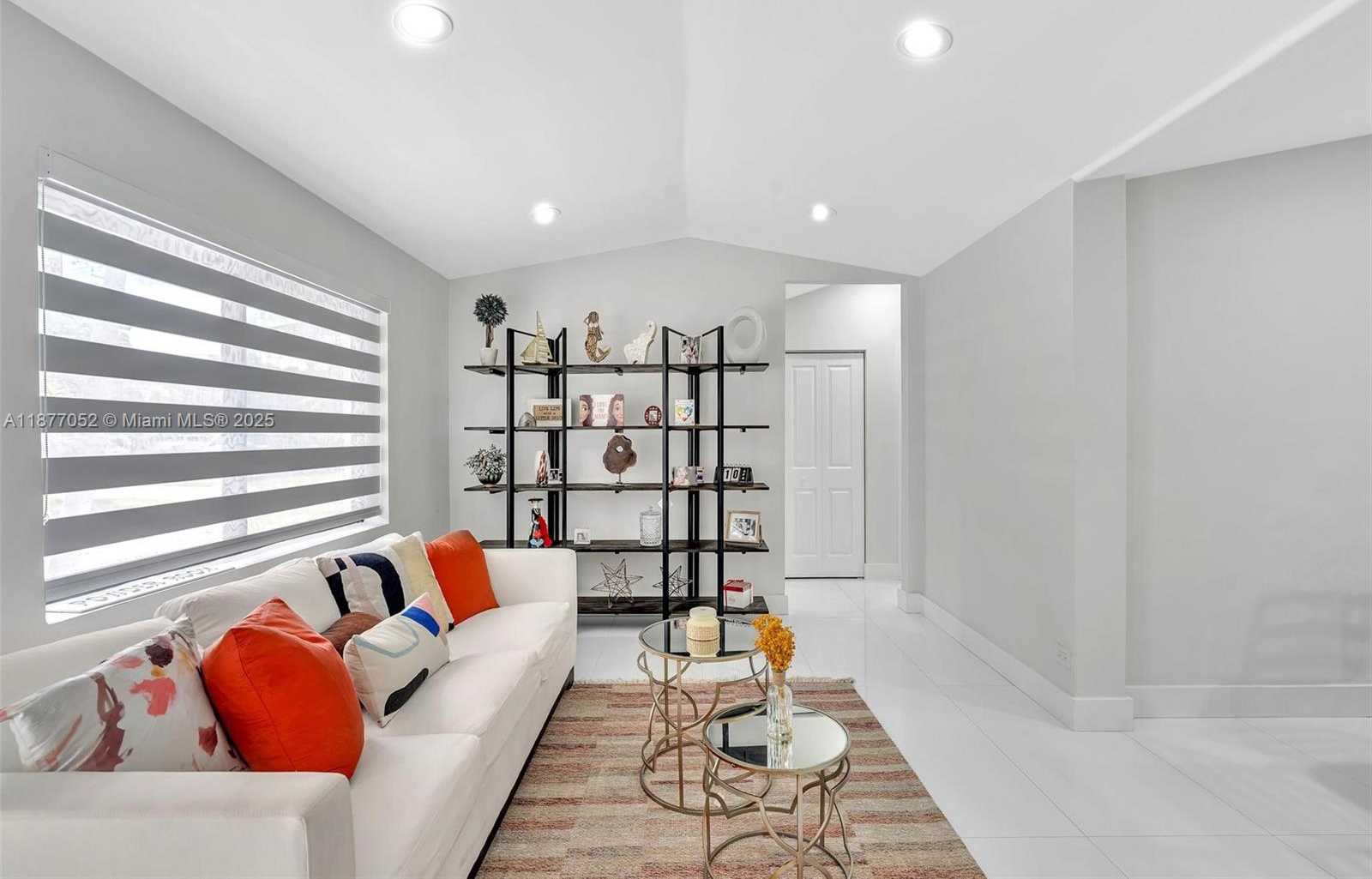 Small Image of 12680 NORTH MIAMI AVE, North Miami Number 11