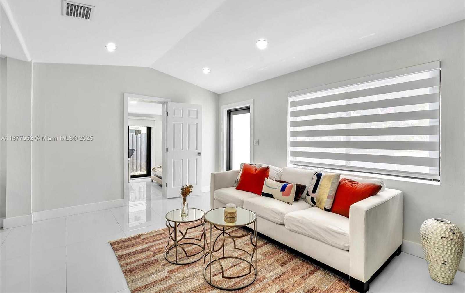 Small Image of 12680 NORTH MIAMI AVE, North Miami Number 15