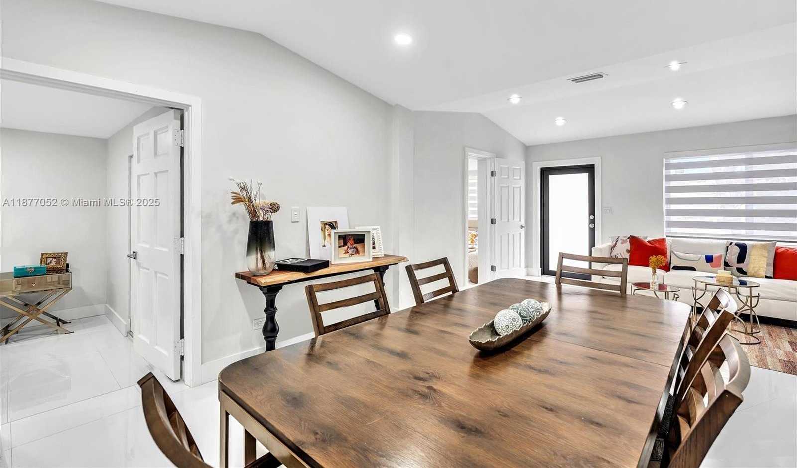 Small Image of 12680 NORTH MIAMI AVE, North Miami Number 18