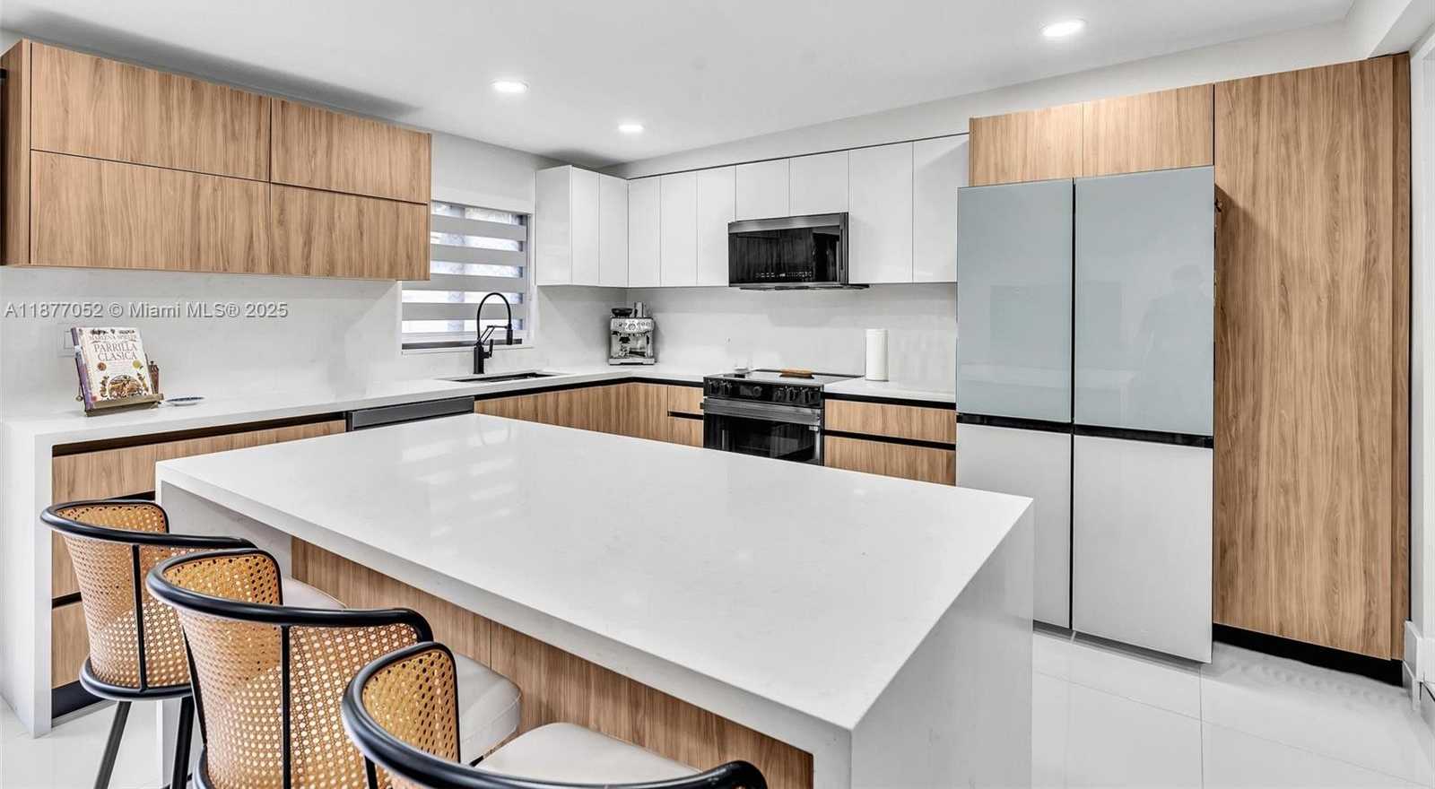 Small Image of 12680 NORTH MIAMI AVE, North Miami Number 24