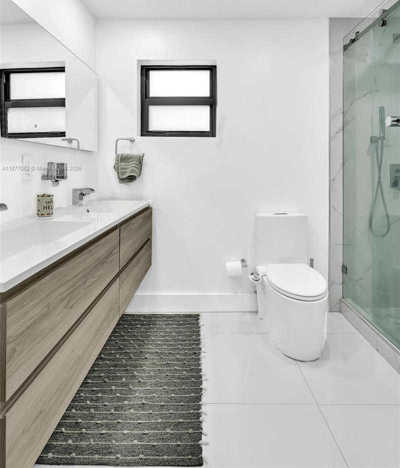 Small Image of 12680 NORTH MIAMI AVE, North Miami Number 35