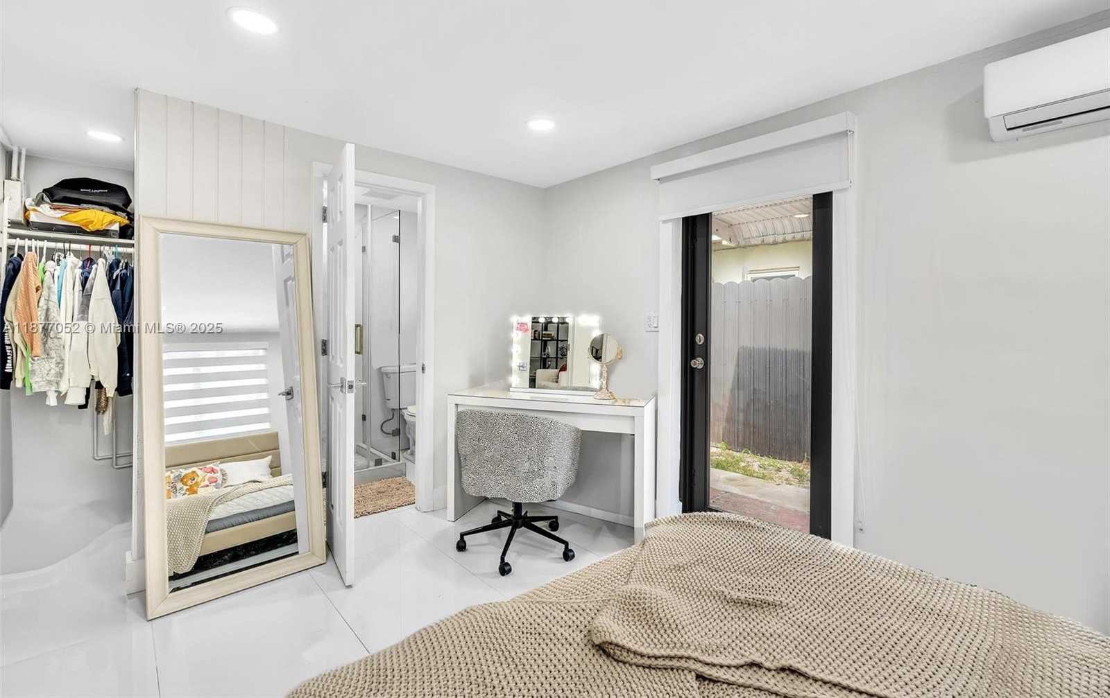 Small Image of 12680 NORTH MIAMI AVE, North Miami Number 40