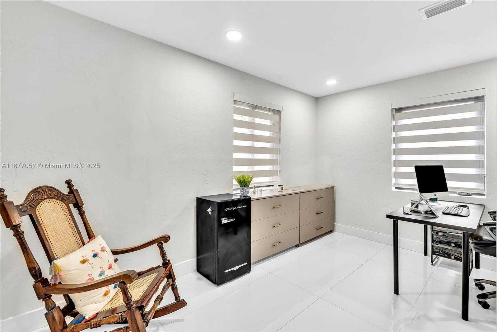 Small Image of 12680 NORTH MIAMI AVE, North Miami Number 42